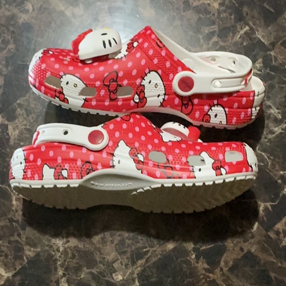 Hello Kitty Red Clogs - Picture 4 of 6
